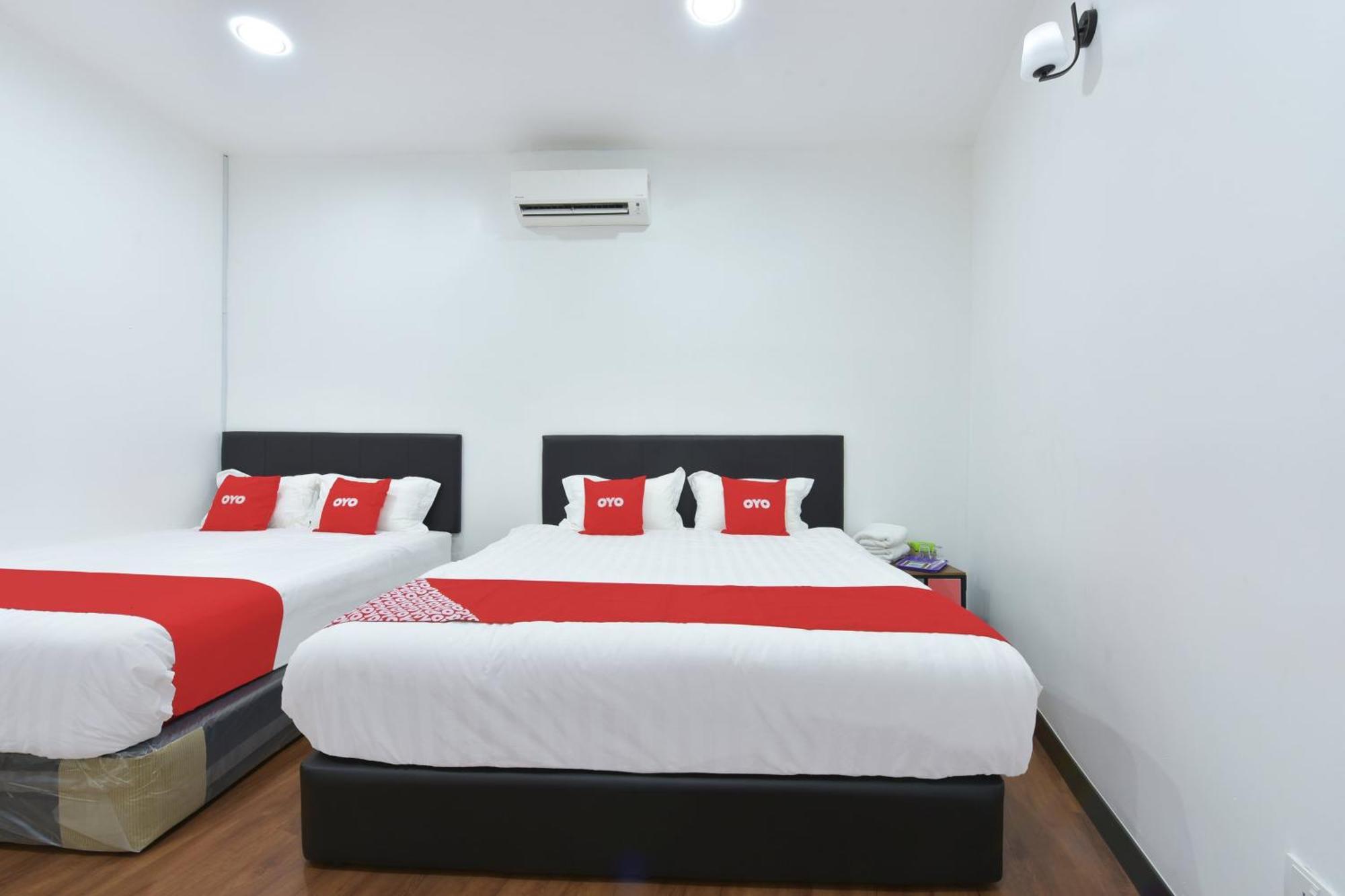 Oyo 90869 Hotel Madeena Inn Sepang Eksteriør bilde