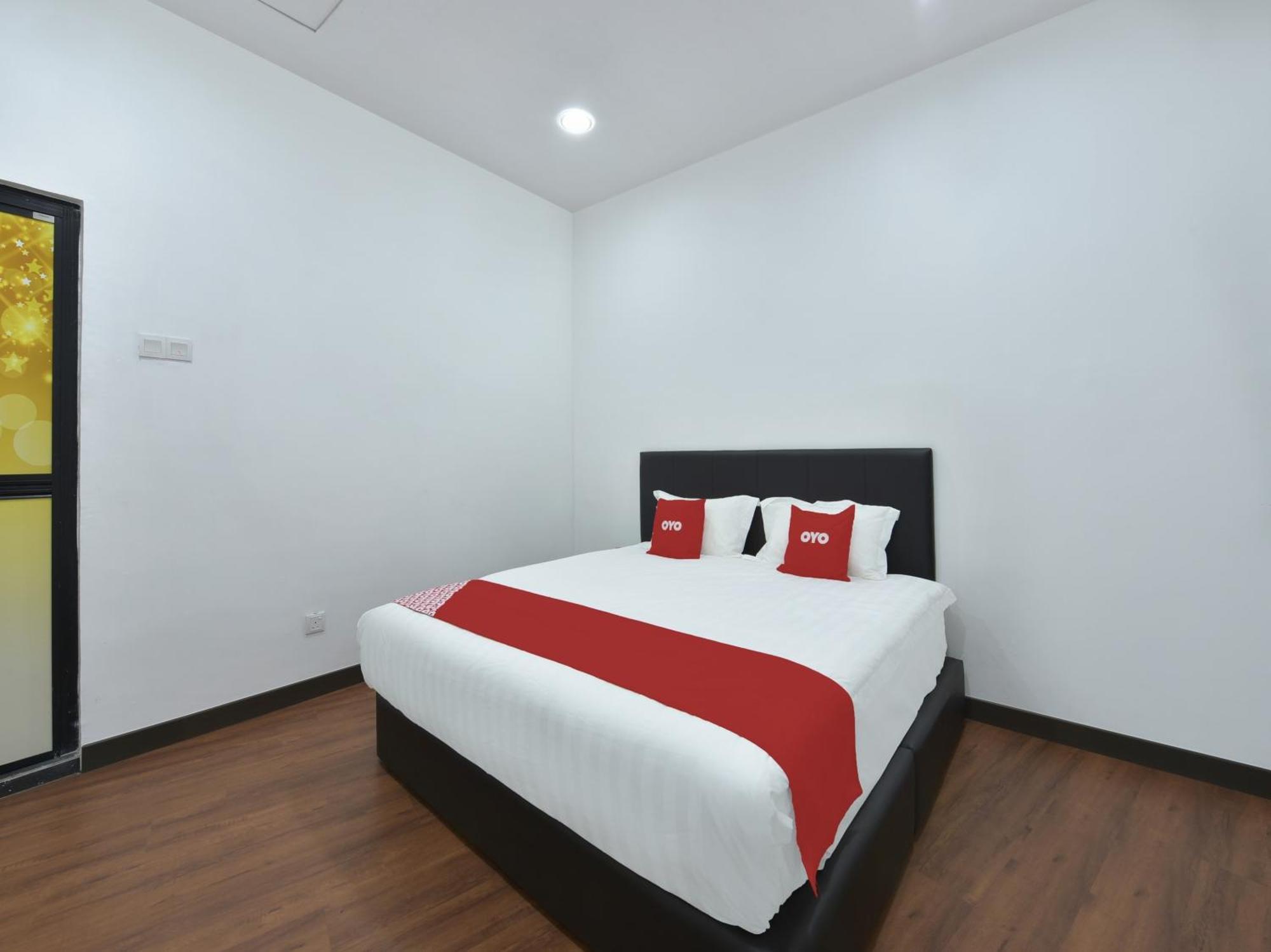 Oyo 90869 Hotel Madeena Inn Sepang Eksteriør bilde
