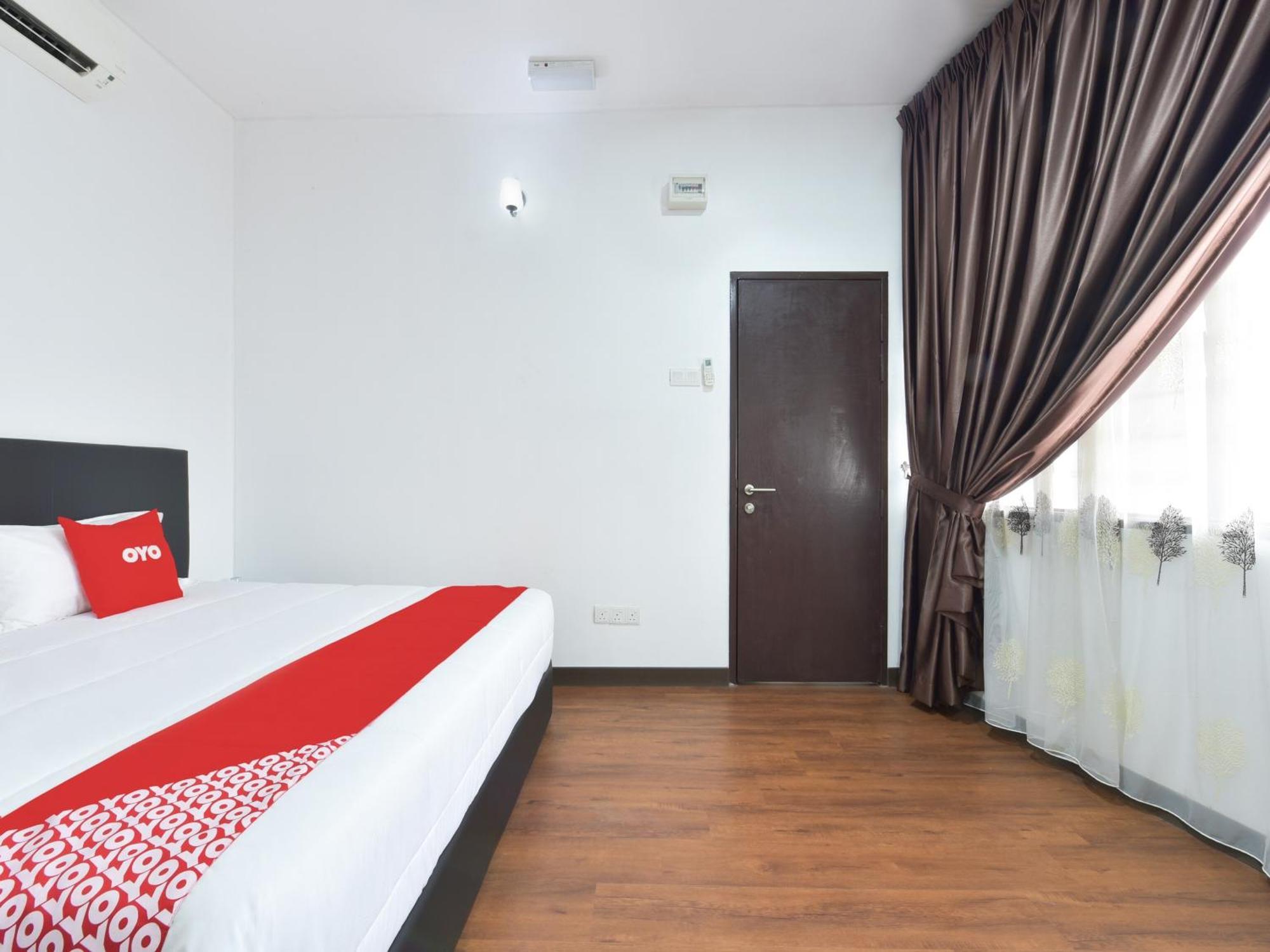 Oyo 90869 Hotel Madeena Inn Sepang Eksteriør bilde