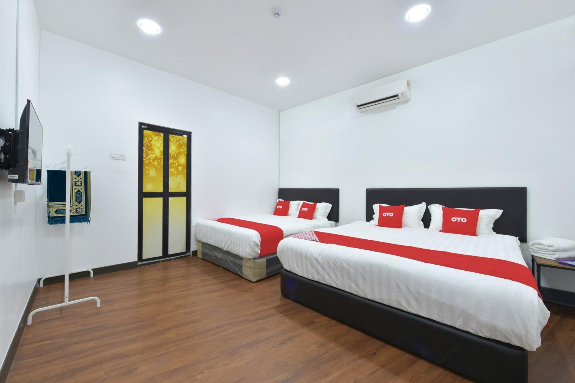 Oyo 90869 Hotel Madeena Inn Sepang Eksteriør bilde